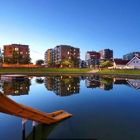 Verven | Harbour View | Balcony | Free Parking